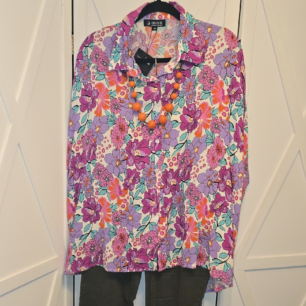 New Nwt Orage Floral Blouse with Orange Necklace
